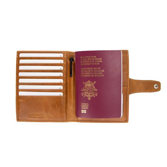 Porte-passeport AirTag, Cognac brossé